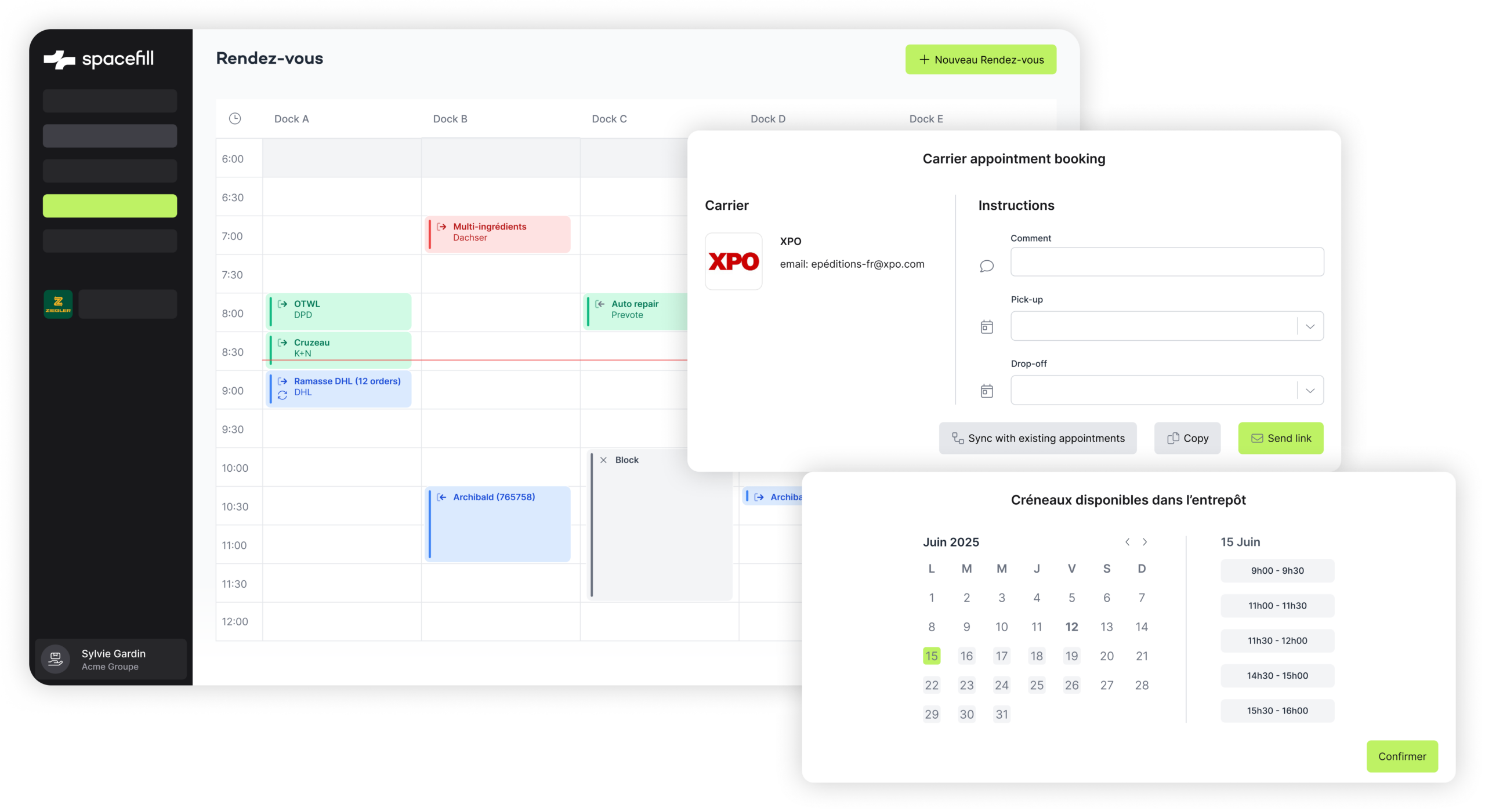 Logisticien gérant stockage et transport de marchandises
